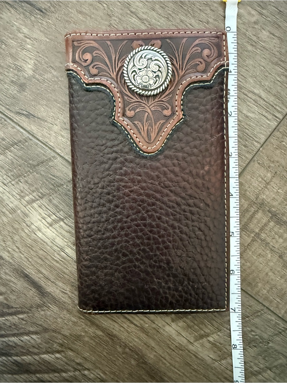 ARIAT Brown Tooled Leather Men's Wallet with Concho